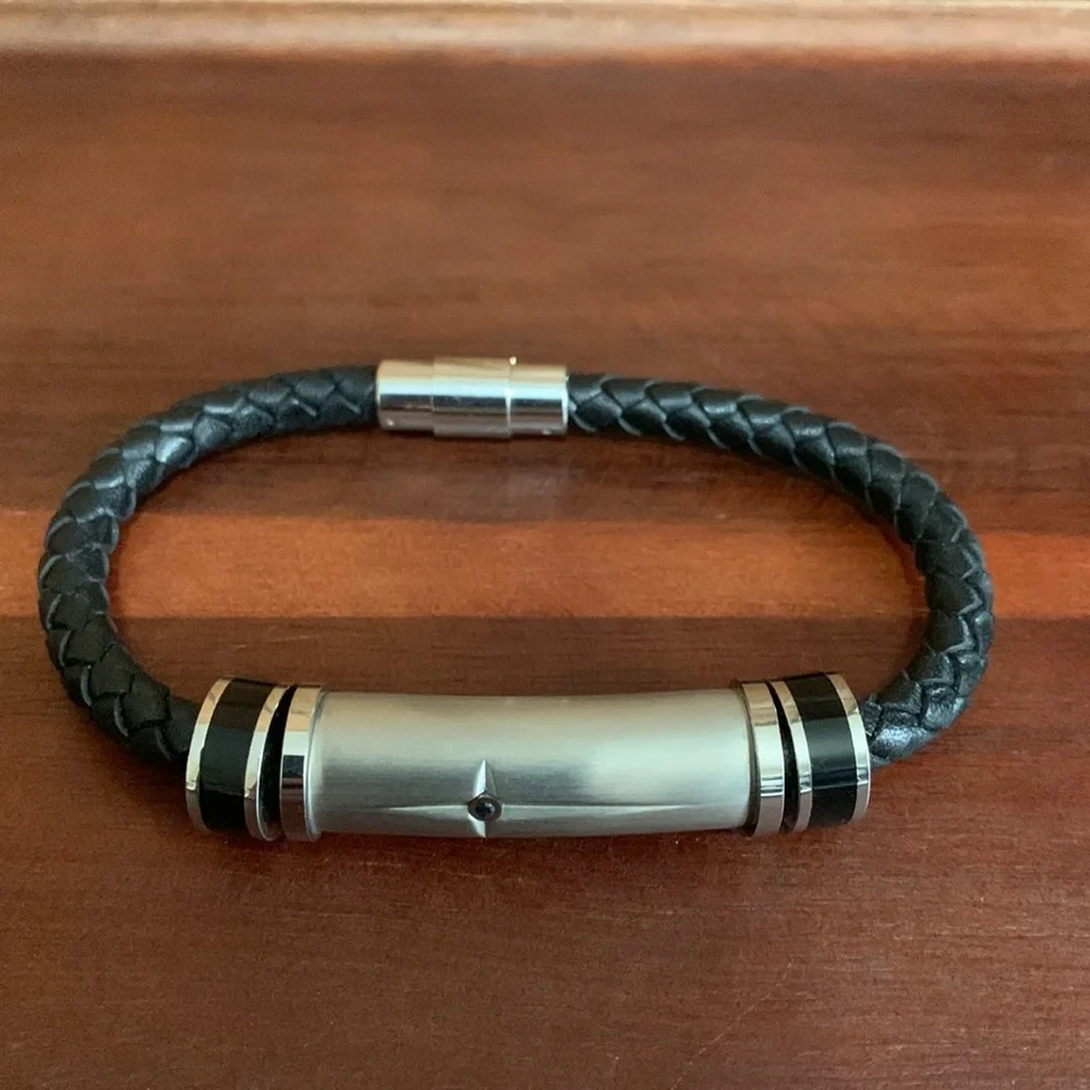 NWOT Bradford (Gold) Exchange leather & stainless steel son bracelet